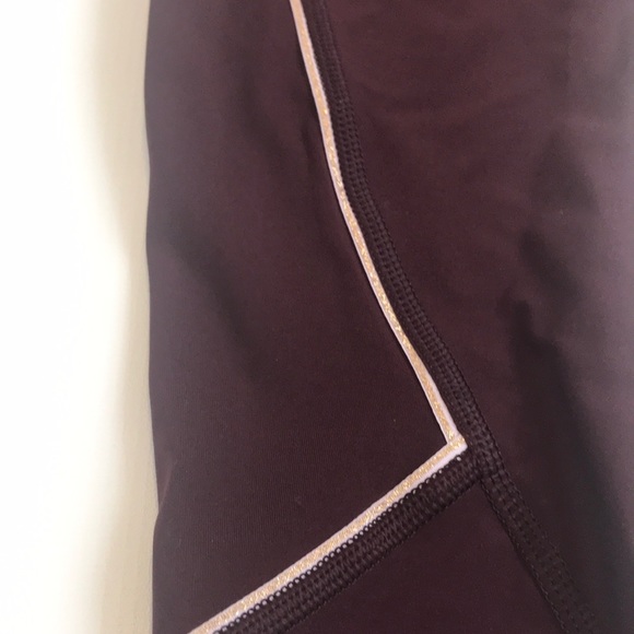 Victoria Sport Total Knockout Plum Legging - Picture 2 of 5